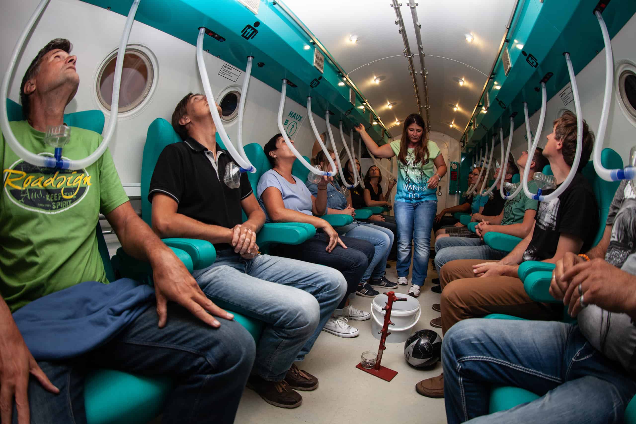 Menschen in Druckkammer