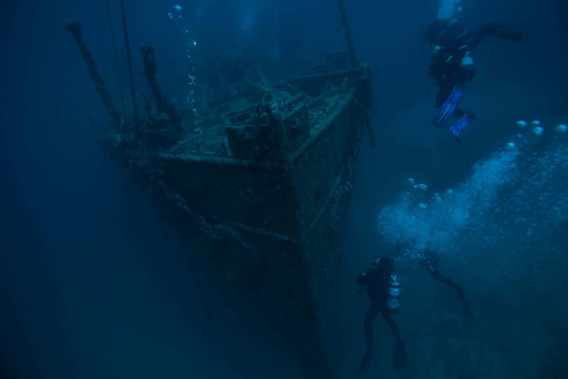 Taucher bei Schiffsfrack in Labin 2014
